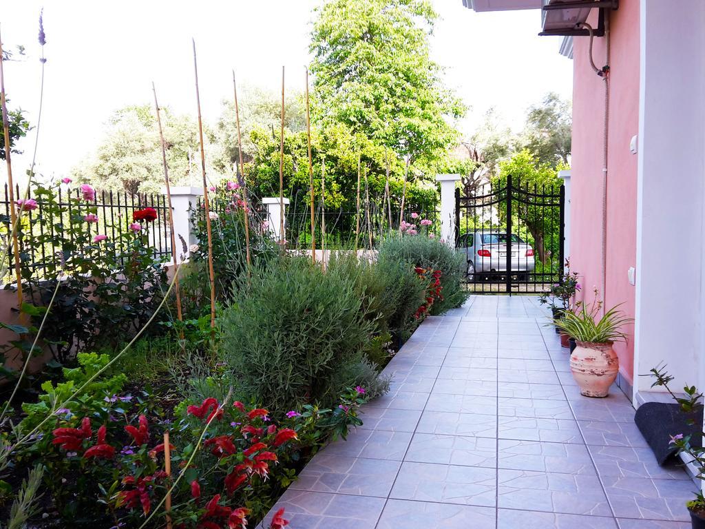 Paraskevi Apartments Lefkada City ภายนอก รูปภาพ